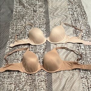 Victoria’s Secret bra lit if 2 - size 32DD